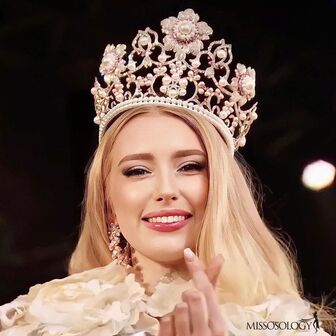 Vẻ đẹp tựa công chúa của Hoa hậu Quốc tế 2022