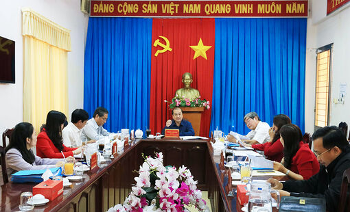 Giám sát đổi mới chương trình, sách giáo khoa
