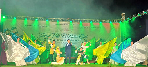 Khai mạc Liên hoan “Tiếng hát từ biên giới” tỉnh An Giang