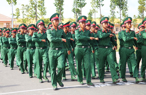 78 năm xây lũy, đắp thành