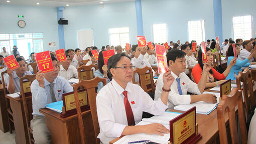 Kỳ họp thứ 8 HĐND huyện Chợ Mới thông qua 4 nghị quyết
