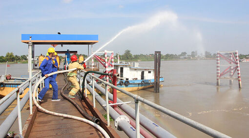 Petrolimex An Giang diễn tập ứng phó sự cố tràn dầu