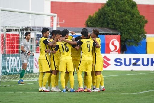 Malaysia thắng đậm Lào, Singapore ấn định tỷ số 3-2 trước Myanmar