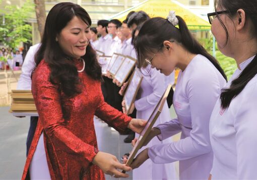 Đẩy mạnh phong trào học tập suốt đời