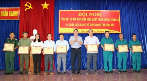 Huyện ủy Châu Thành tổng kết 10 năm thực hiện Nghị quyết Trung ương 8 (khóa XI)