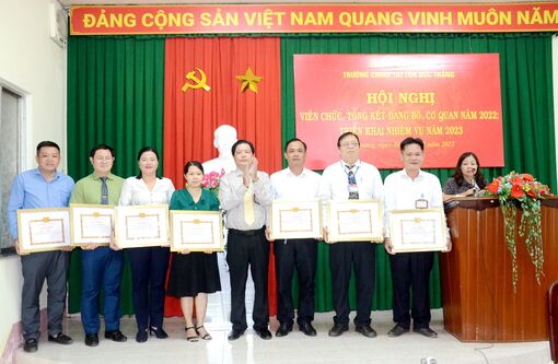 Trường Chính trị Tôn Đức Thắng tăng cường đoàn kết, đạt nhiều kết quả đào tạo, nghiên cứu khoa học