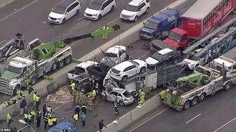Tai nạn liên hoàn trên cao tốc tại Mỹ, 6 người thiệt mạng