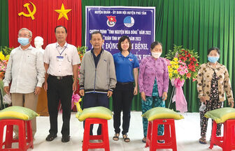 Tuổi trẻ Phú Tân đóng góp cho cộng đồng