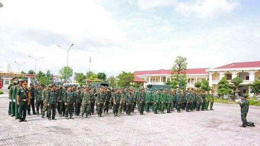 Sóc Trăng: Bộ đội chăm lo Tết cho người nghèo