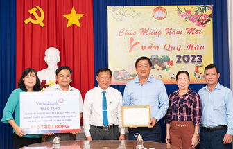 VietinBank trao tặng 1.000 phần quà Tết cho tỉnh An Giang