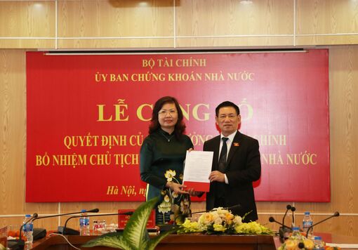Bà Vũ Thị Chân Phương là Chủ tịch Uỷ ban Chứng khoán Nhà nước