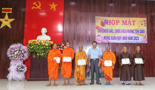 Huyện ủy, HĐND, UBND, UBMTTQVN huyện Tịnh Biên họp mặt các chức sắc, chức việc tôn giáo mừng Xuân Quý Mão 2023