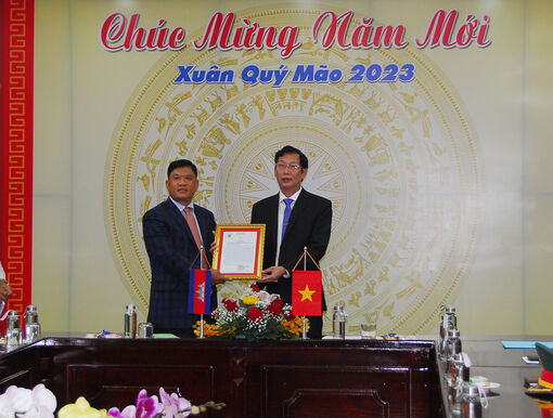 Phó Tỉnh trưởng Kandal thăm, chúc Tết lãnh đạo và nhân dân tỉnh An Giang