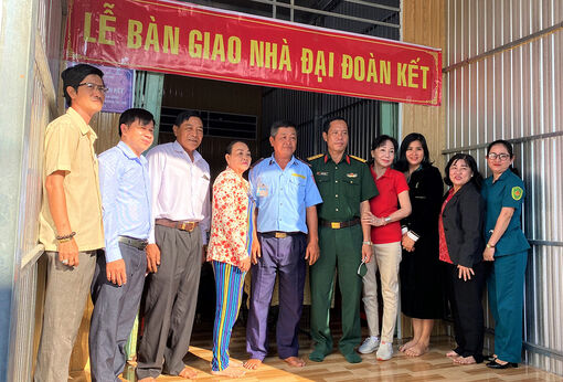 Tết thắm tình quân - dân