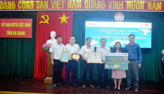 BIDV chi nhánh tỉnh An Giang hỗ trợ quà Tết cho hộ nghèo