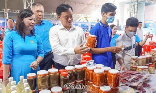 Cà Mau: Chợ Tết Công đoàn năm 2023