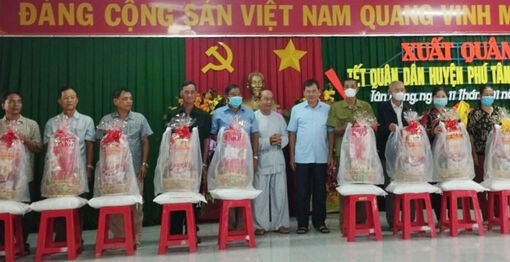 Xuất quân "Tết quân - dân" huyện Phú Tân năm 2023