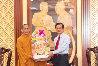 Ban Trị sự Giáo hội Phật giáo Việt Nam tỉnh An Giang và Tòa Giám mục Long Xuyên chúc Tết Tỉnh ủy An Giang