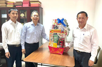 Chủ tịch UBMTTQVN tỉnh An Giang Nguyễn Tiếc Hùng thăm và chúc Tết doanh nghiệp có nhiều đóng góp cho an sinh xã hội