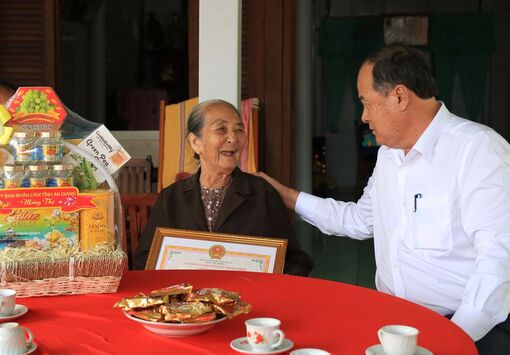 Món quà đầu Xuân