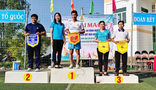 Bế mạc Hội thao công nhân viên chức, lao động mừng Đảng - mừng Xuân Quý Mão huyện Phú Tân