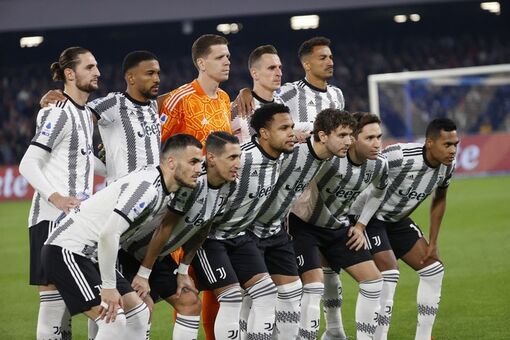 Juventus bị trừ 15 điểm, rơi xuống vị trí thứ 10 Serie A