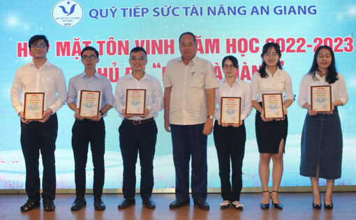 Quỹ Tiếp sức tài năng An Giang họp mặt, tôn vinh cá nhân tiêu biểu, xuất sắc năm học 2022 – 2023