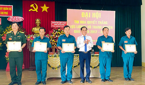 Thi đua quyết thắng ở huyện đầu nguồn An Phú
