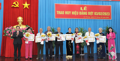Tự hào 93 mùa Xuân có Đảng