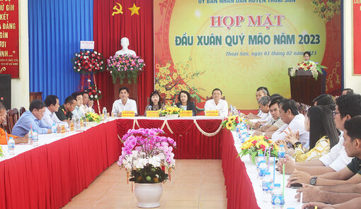 Thoại Sơn họp mặt nhân sĩ, trí thức, nhà hảo tâm, doanh nghiệp đầu Xuân Quý Mão 2023