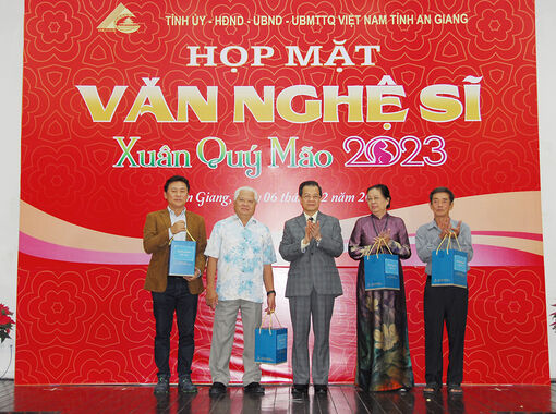 Văn nghệ sĩ đồng hành cùng sự phát triển của tỉnh An Giang