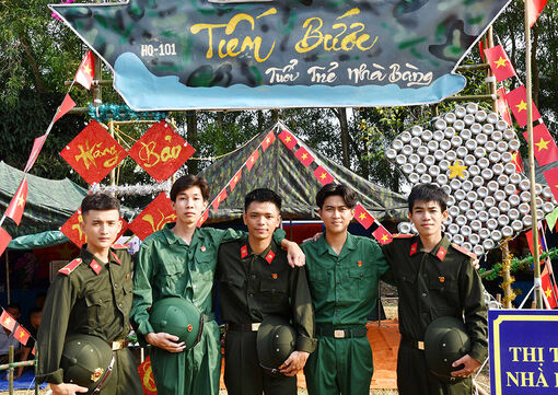 “Đi trong mùa Xuân mới”
