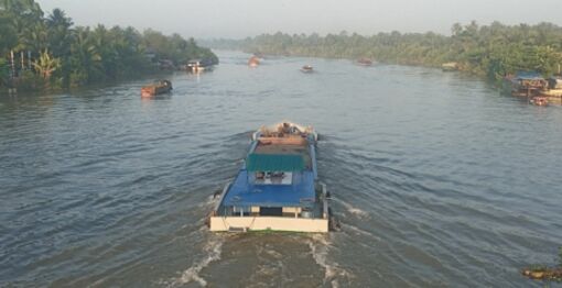 Vĩnh Long: Độ mặn xu thế giảm, các địa phương tranh thủ lấy nước ngọt