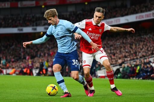 Arsenal bị cầm hòa, Man City có cơ hội thu hẹp khoảng cách