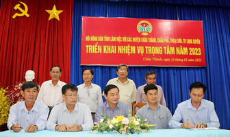 Hội Nông dân 3 huyện: Châu Thành, Châu Phú, Thoại Sơn và TP. Long Xuyên ký kết giao ước thi đua năm 2023