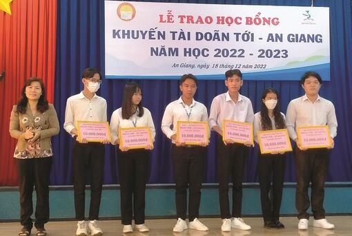 Đẩy mạnh phong trào học tập suốt đời