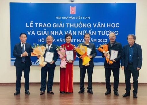 Giải thưởng Văn học năm 2022: Vinh danh 5 tác phẩm và 2 nhà văn nữ