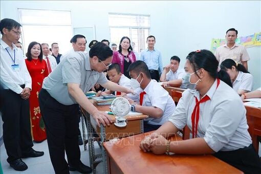 Thủ tướng Phạm Minh Chính thăm, làm việc tại tỉnh Bến Tre