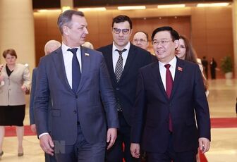 Đề nghị Việt Nam-Nga đẩy mạnh hợp tác về dầu khí và năng lượng