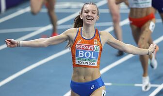 Ngôi sao điền kinh Hà Lan phá kỷ lục thế giới cự ly chạy 400m nữ tồn tại 41 năm