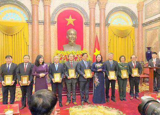 Bệnh viện Đa Khoa Trung tâm An Giang được tôn vinh tại phủ Chủ tịch