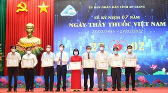 Chào mừng kỷ niệm 68 năm Ngày Thầy thuốc Việt Nam 27/2: Những thành tựu và đổi mới trong công tác chăm sóc sức khỏe nhân dân
