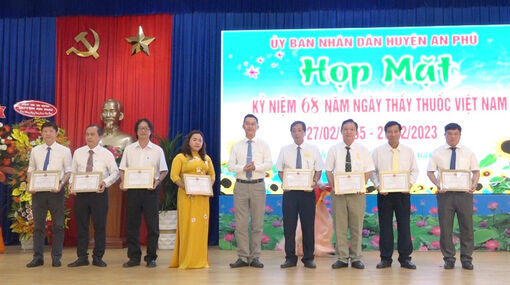 An Phú họp mặt kỷ niệm 68 năm Ngày Thầy thuốc Việt Nam