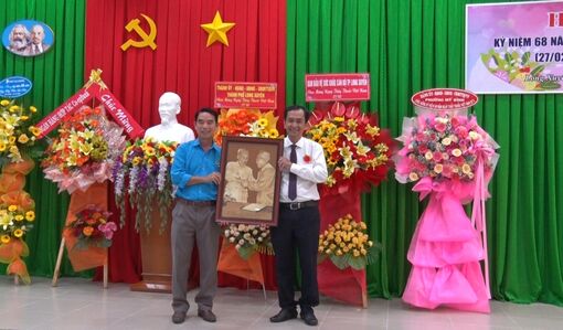 TP. Long Xuyên họp mặt kỷ niệm 68 năm Ngày Thầy thuốc Việt Nam