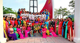 Hội Liên hiệp Phụ nữ tỉnh An Giang về nguồn, thăm “địa chỉ đỏ” Di tích lịch sử cách mạng cấp quốc gia Cột Dây Thép