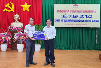UB MTTQVN huyện An Phú tiếp nhận 1,850 tỷ đồng xây dựng 37 căn nhà Đại đoàn kết cho người nghèo