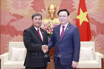 Chủ tịch Quốc hội Vương Đình Huệ tiếp Phó Chủ tịch Quốc hội Lào Khambay Damlath