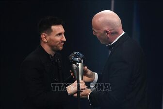 Lionel Messi giành giải 'Cầu thủ xuất sắc nhất năm' tại FIFA The Best
