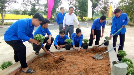 Khởi động Tháng Thanh niên năm 2023 ở Phú Tân, với nhiều công trình, phần việc thiết thực