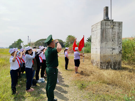 An Giang: Rộn ràng Ngày hội Biên phòng toàn dân